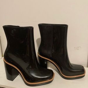 Rain boots with heel